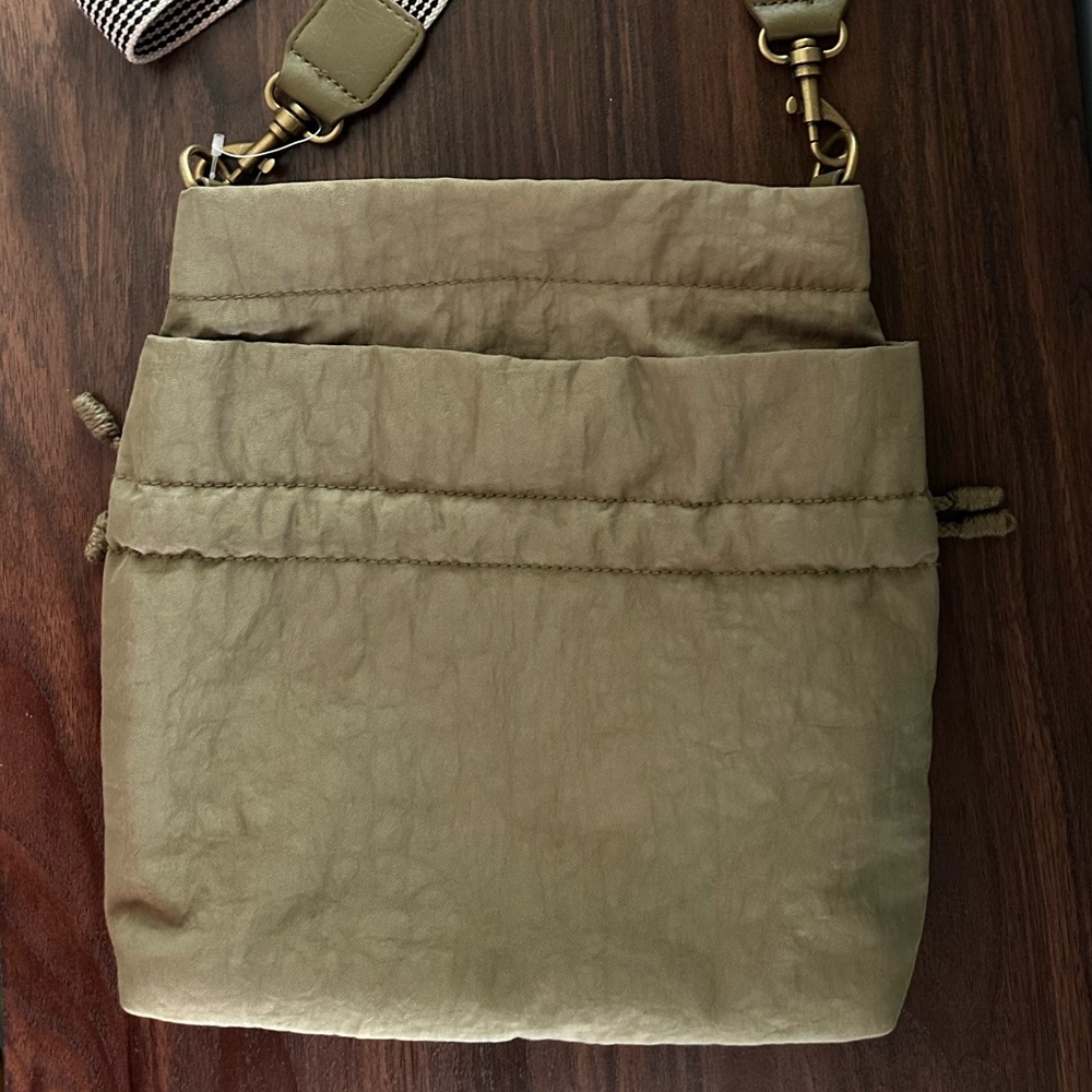 Universal Thread Olive Crossbody Bag